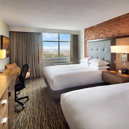 Hotel Doubletree By Hilton Toronto Airport, On Exteriér fotografie